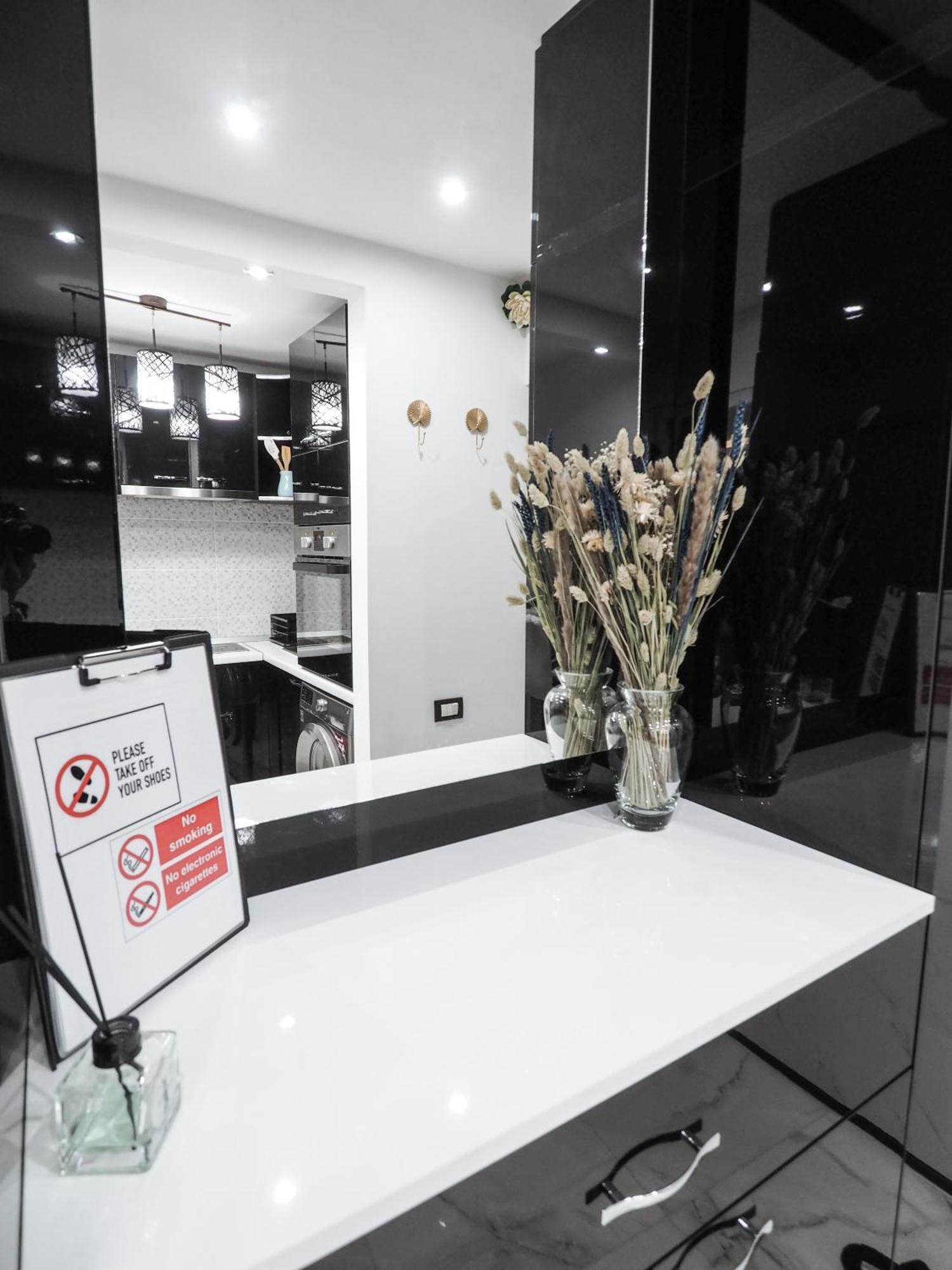 Black&White Mountain - Adults Only Petrosani Exterior photo