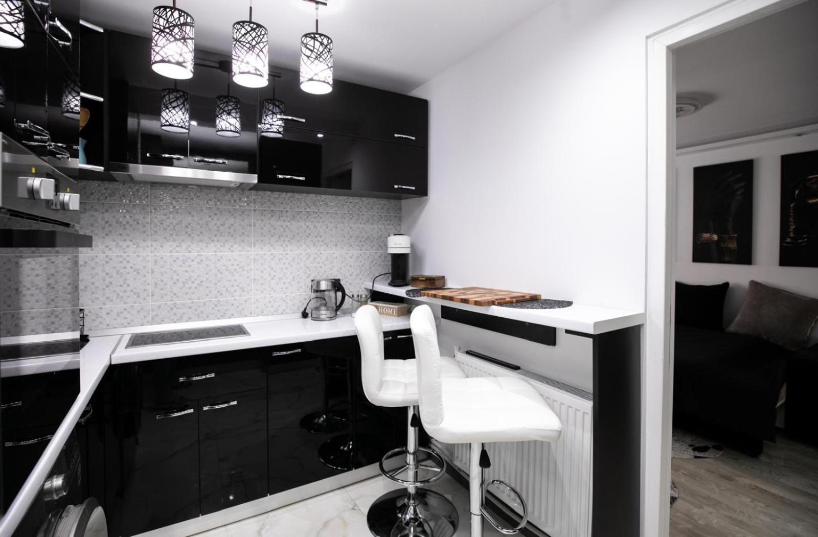 Black&White Mountain - Adults Only Petrosani Exterior photo